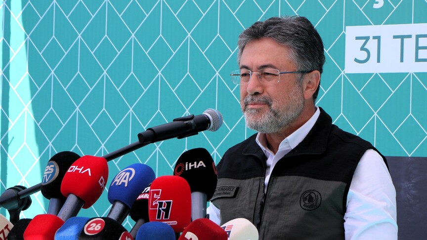 Bakan Yumaklı: Son 3 günde ülke genelinde 218 yangına müdahale edildi