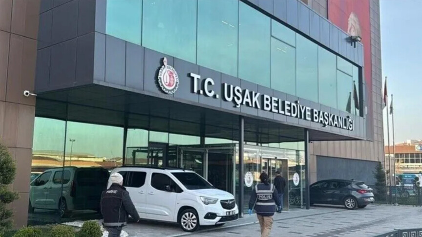 Uşak Belediyesinde sigortalı gösterilip Özkan Yalım'ın işletmelerinde çalışan 9 zanlı tutuklandı