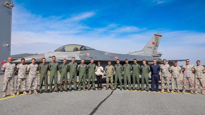 Türk F-16'ları NATO Geliştirilmiş Hava Polisliği Blok-72 nöbetini devraldı