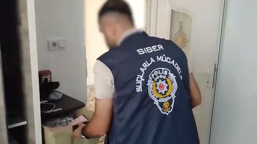 Siber suçlarla mücadeleye ilişkin 15 ildeki operasyonlarda yakalanan 93 kişi tutuklandı