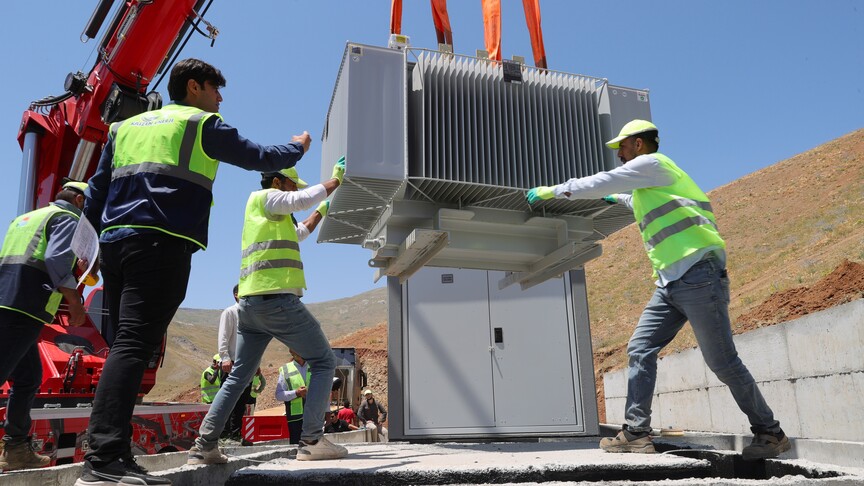 Hakkari'nin güneşini değerlendirmek için 10 megavat kapasiteli GES kurulumuna başlandı