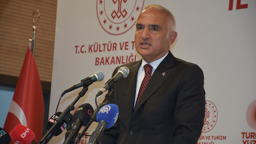 Bakan Ersoy: 'Üreten kütüphaneler' vizyonumuz ile kütüphaneleri 'üretim' merkezine dönüştürmenin adımlarını atıyoruz