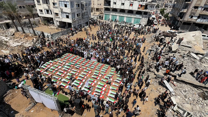 İsrail'in Gazze'ye saldırısından 3 yıl sonra enkazdan çıkarılan 112 naaş için cenaze hazırlığı