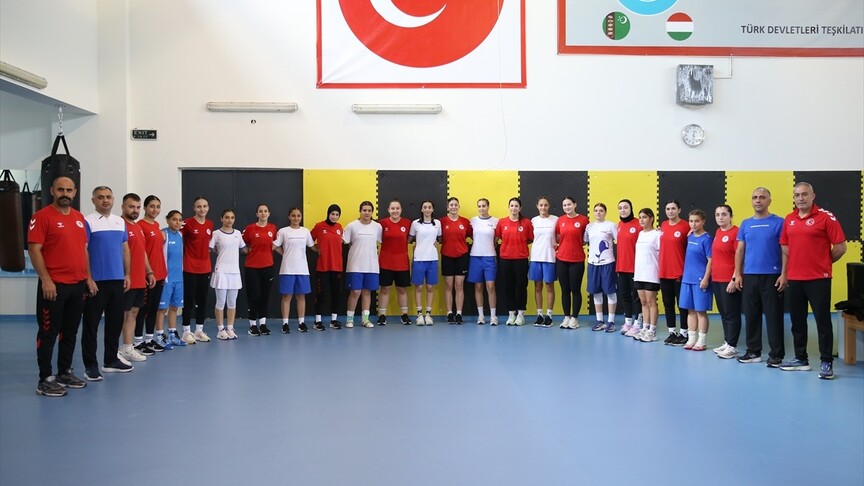 Genç milli kadın boksörlerin "Sırbistan planı"