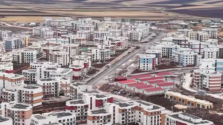 Çevre, Şehircilik ve İklim Değişikliği Bakanlığından "Diyarbakır Afet Konutları" paylaşımı
