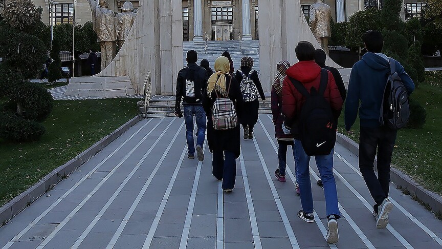 Yükseköğrenim mezunlarının kısa dönem ikamet izni 1 yıl daha uzatılabilecek