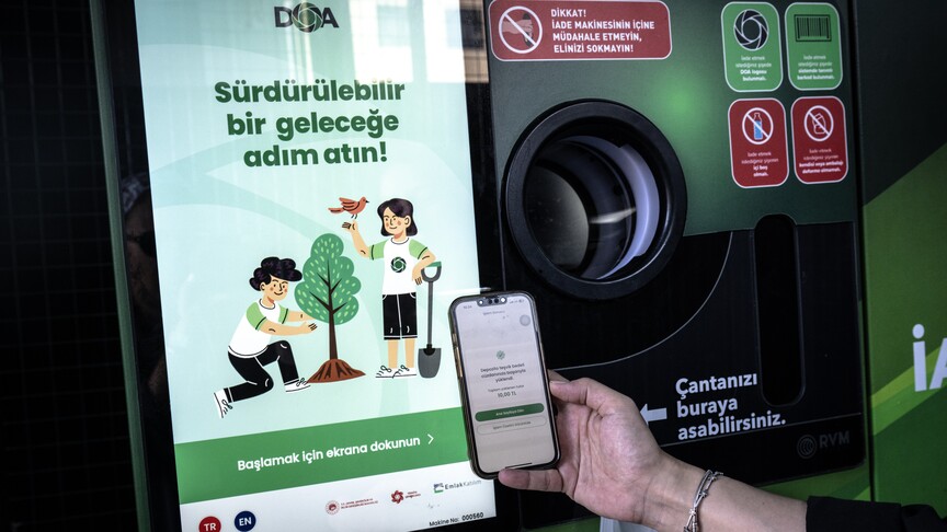 DOA makinelerine bırakılan atıkların geri dönüşüm yolculuğunu AA görüntüledi