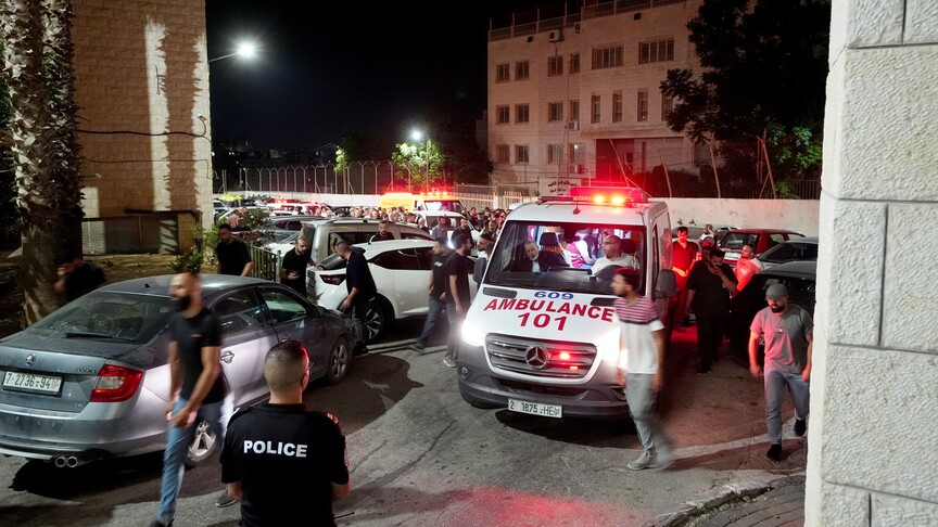 6 Palestinians, including 2 medics, injured in Israeli attacks in West Bank