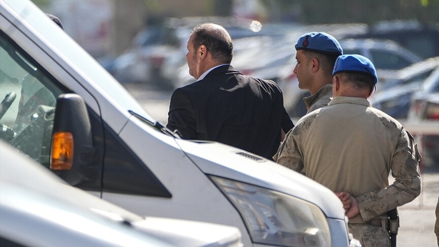 Menderes Belediyesine yönelik soruşturmada gözaltına alınan Başkan Çiçek ve 15 şüpheli adliyede