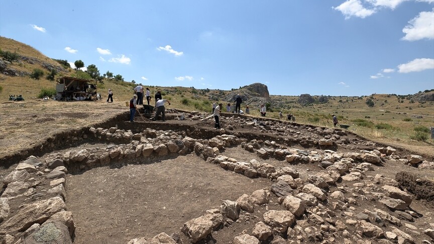 Hattuşa'nın 8 bin yıllık geçmişini 5 ülkeden 55 bilim insanı araştırıyor