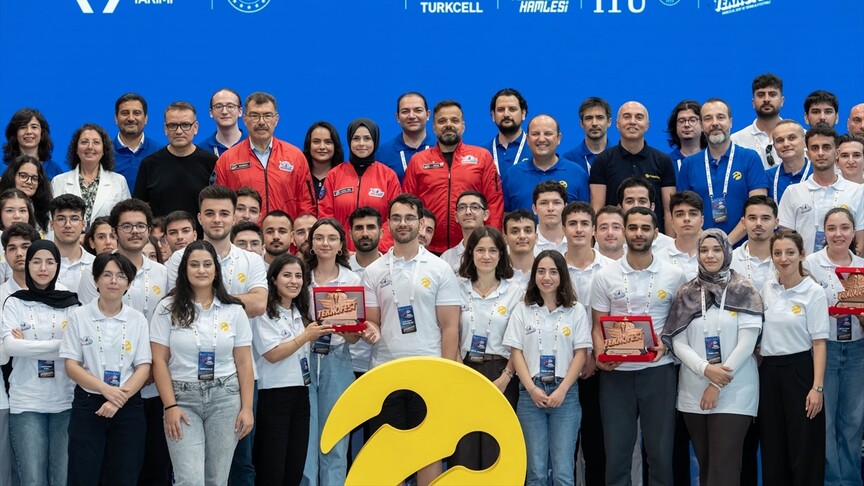 "5G ve Yapay Zeka ile Akıllı Yol Güvenliği Yarışması"nda final heyecanı yaşandı