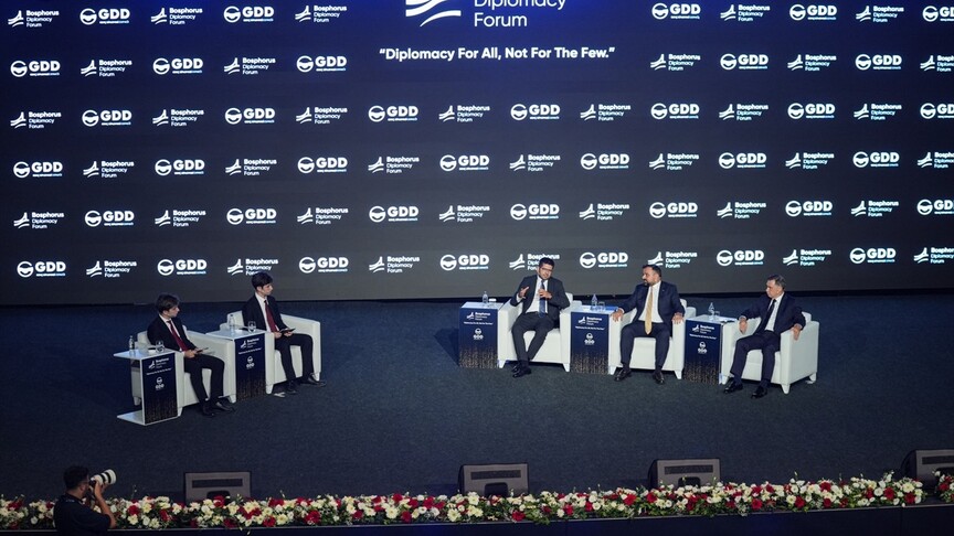 Bosphorus Diplomasi Forumu'nda "Yapay Zeka ve Ekonomi Arasındaki Asimetrik İlerleyiş" konuşuldu