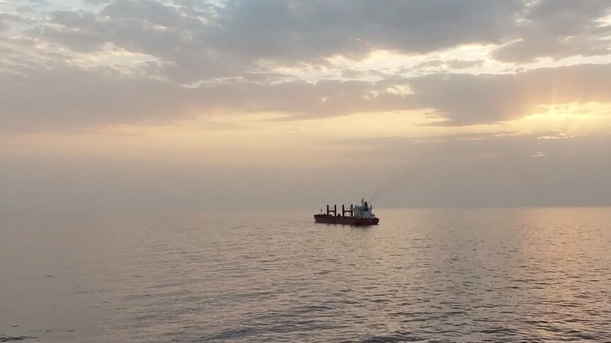 Yemen'deki Husilerin Babu'l Mendeb Boğazı'nda hedef aldığı ticari gemide 3 kişi öldü