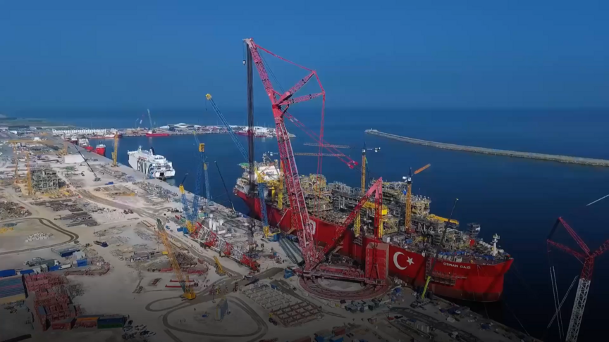 Osman Gazi Yüzer Üretim Platformu Karadeniz'de göreve bir adım daha yaklaştı