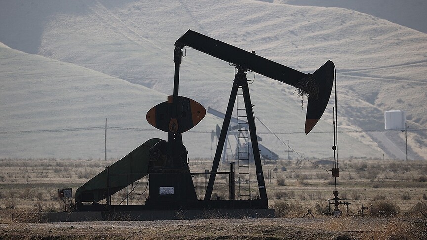 IEA: Küresel petrol arzı temmuzda günlük 2,4 milyon varil arttı