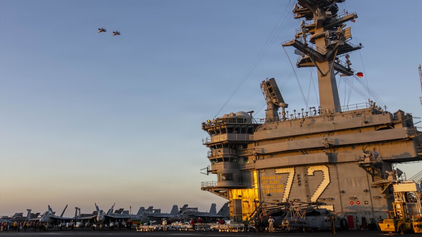 ABD'li senatörler, USS Abraham Lincoln gemisindeki koşulların incelenmesini istedi
