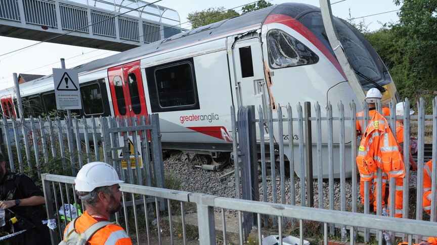 İngiltere'de iki gün içinde ikinci tren raydan çıktı