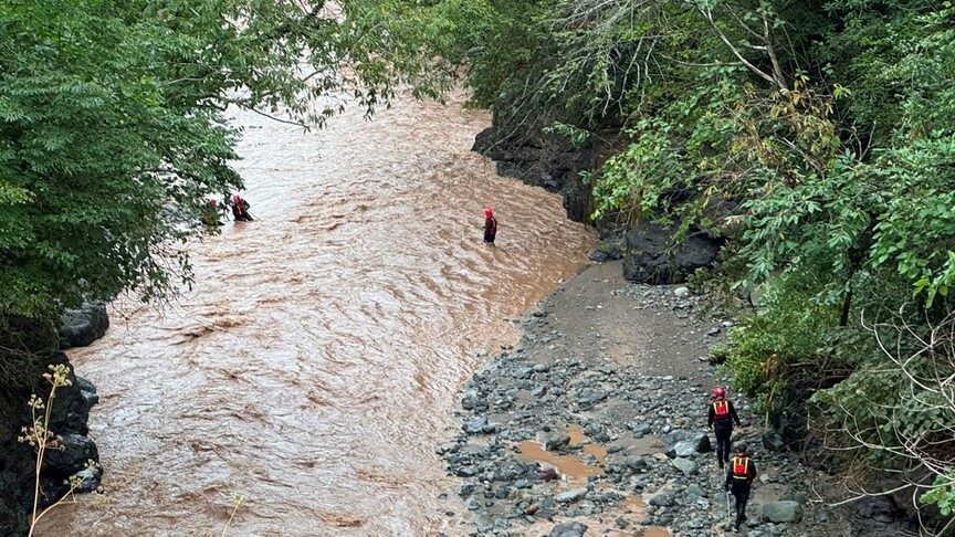 Giresun'da sel sularına kapıldığı değerlendirilen 2 kişi için arama çalışması başlatıldı