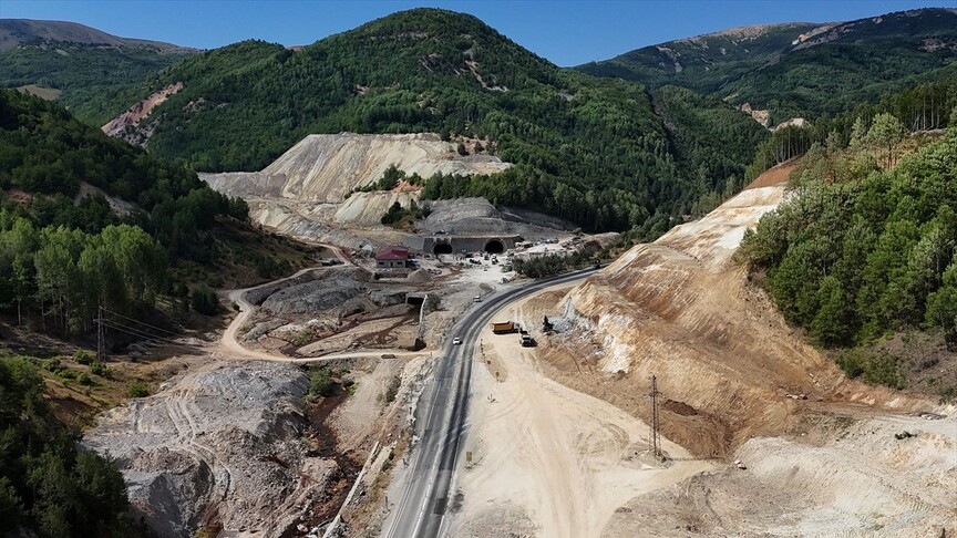 Geminbeli Tüneli'nin kış gelmeden hizmete açılması planlanıyor