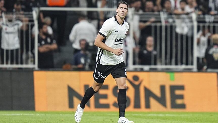 Beşiktaş'ın Sırp golcüsü Vlahovic, Kauno Zalgiris karşısında ilk kez maç kadrosunda