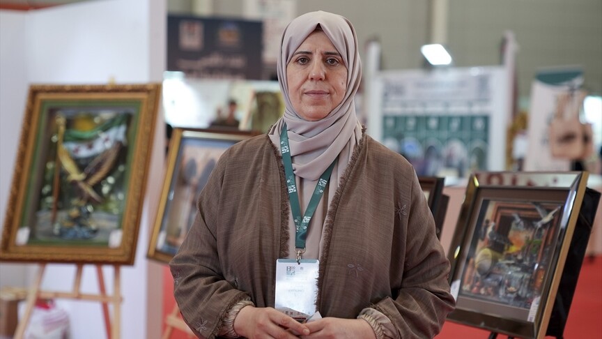 Suriyeli ressam, 3 boyutlu eserlerini 11. Uluslararası İstanbul Arapça Kitap Fuarı'nda sergiliyor