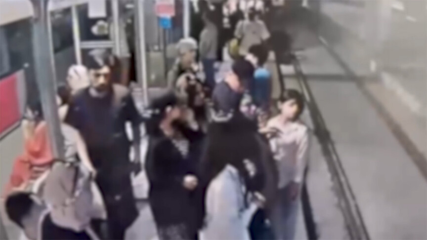 İstanbul'da turistlere yankesicilik yapan suç örgütüne yönelik operasyonda 20 şüpheli yakalandı