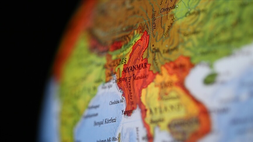 AP: Myanmar'da ordunun saldırı düzenlediği Budist manastırında 14 kişi öldü