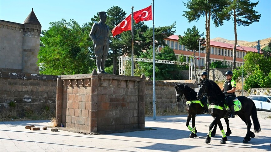 Atlı Polis Birliği, Malazgirt Zaferi'nin 955. yıl dönümü etkinlikleri için Bitlis'te
