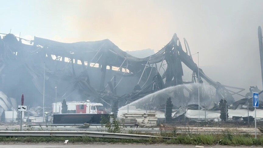 Rusya'da e-ticaret platformu Ozon’a ait tesiste İHA saldırısı sonucu yangın çıktı