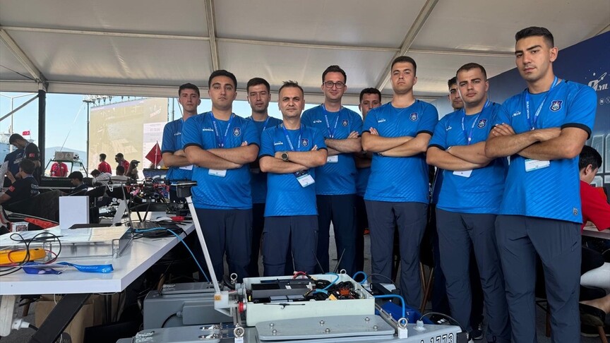 Deniz Harp Okulu öğrencileri TEKNOFEST Mavi Vatan'da kendi geliştirdikleri İnsansız Deniz Aracı ile yarışıyor