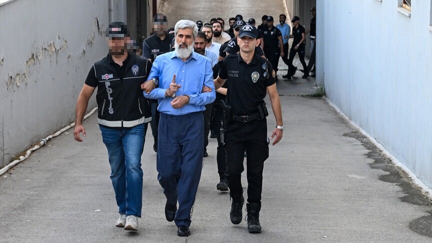 "Kuytulcular" yapılanmasına yönelik operasyonda yakalanan 56 zanlı adliyede
