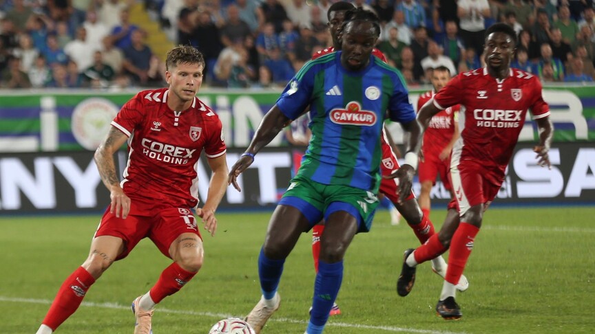 Samsunspor, deplasmanda Çaykur Rizespor'u 2-0 yendi