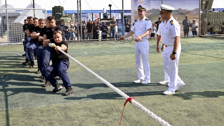 "TEKNOFEST Mavi Vatan"da Halat Çekme Yarışması yarı final müsabakaları yapıldı