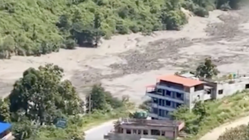 Nepal'de meydana gelen selde hayatını kaybedenlerin sayısı 95'e yükseldi