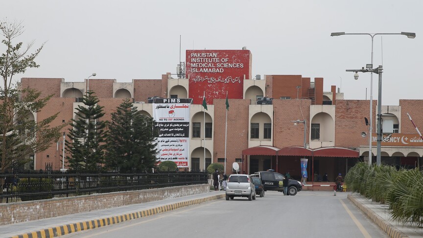 Pakistan'da bir hastanenin yenidoğan ünitesinde çıkan yangında 15 bebek hayatını kaybetti
