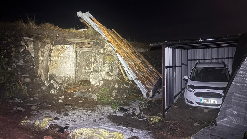 Ardahan'da sağanak, dolu ve şiddetli rüzgar etkili oldu