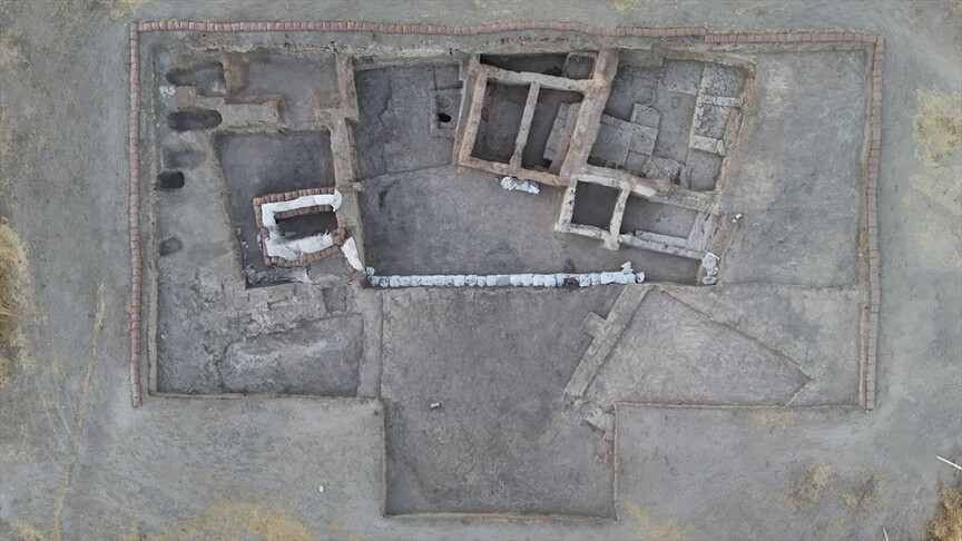 Çatalhöyük'ün "ölüler evi"nin bitişiğinde 8 bebek iskeleti bulundu