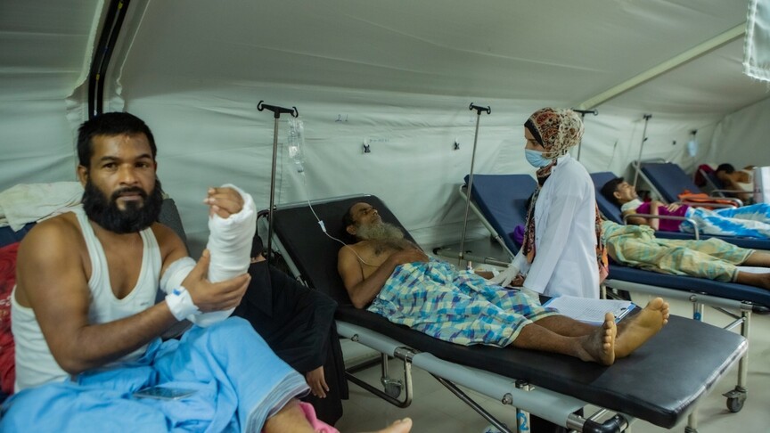 Türkiye, Bangladeş'te Arakanlı Müslümanların yaralarını sarıyor