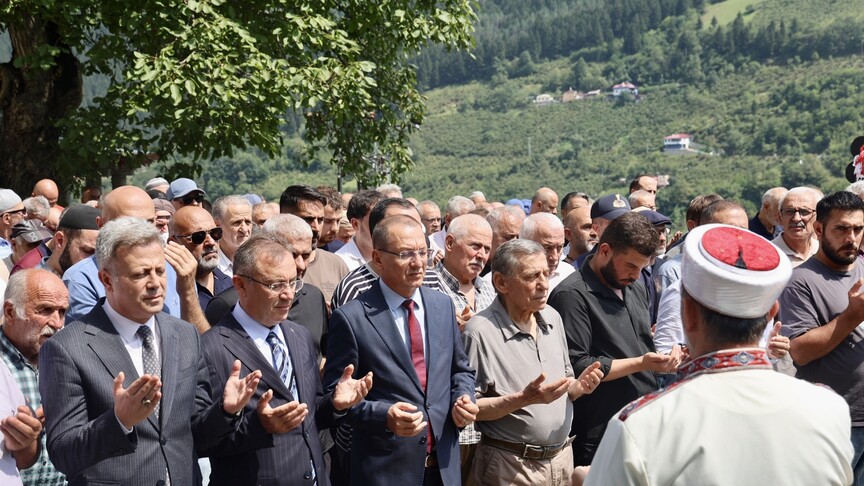 İzmir Bölge İdare Mahkemesi Hakimi Koç, Trabzon'da son yolculuğuna uğurlandı