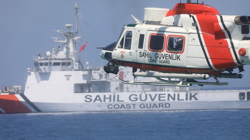 Girne açıklarında bir feribotun su aldığı, kurtarma çalışmalarının devam ettiği bildirildi