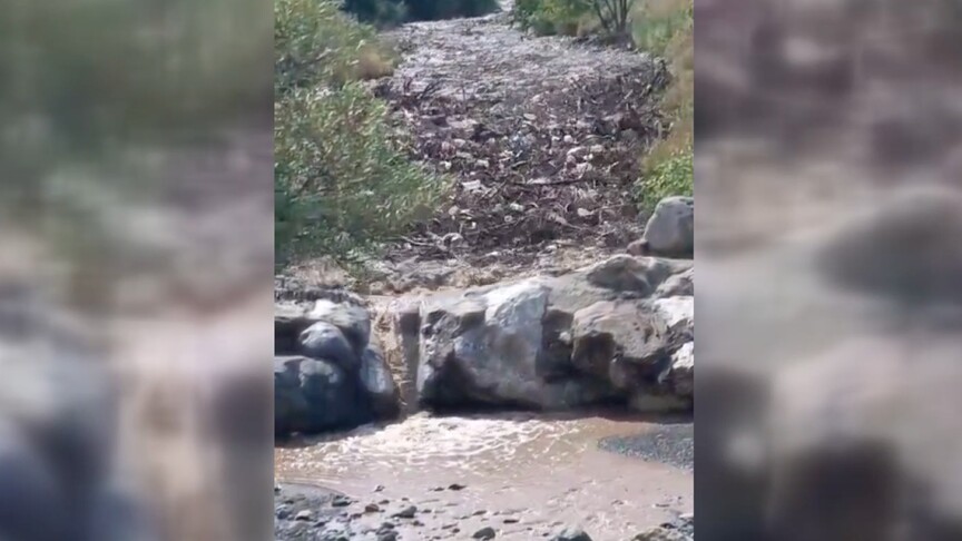 Kars'ta selin geliş anı kameraya yansıdı