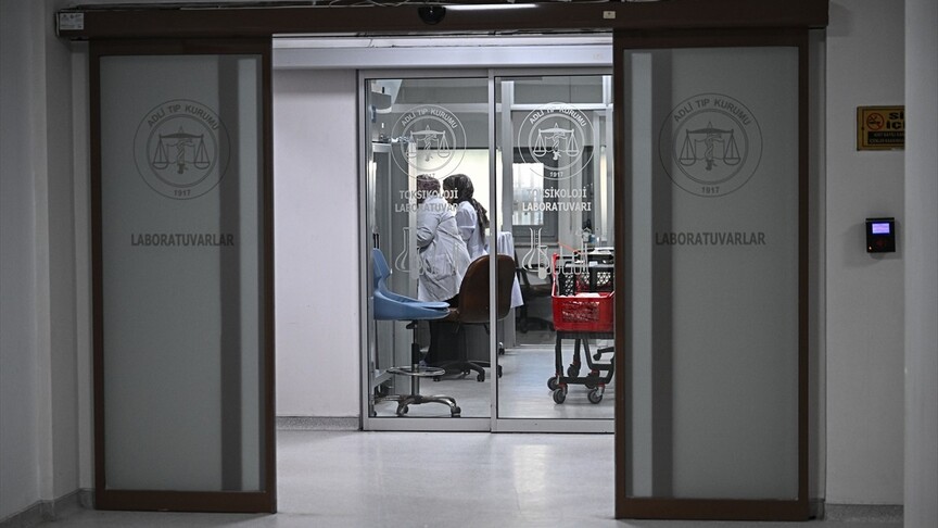Adli Tıp Kurumu uyuşturucu laboratuvarlarının kapısını AA'ya açtı