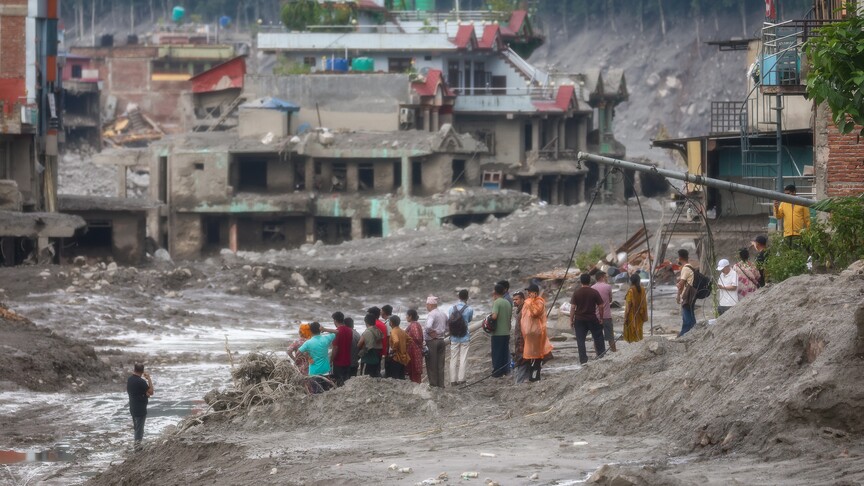 Nepal'deki selde hayatını kaybedenlerin sayısı 903'e yükseldi