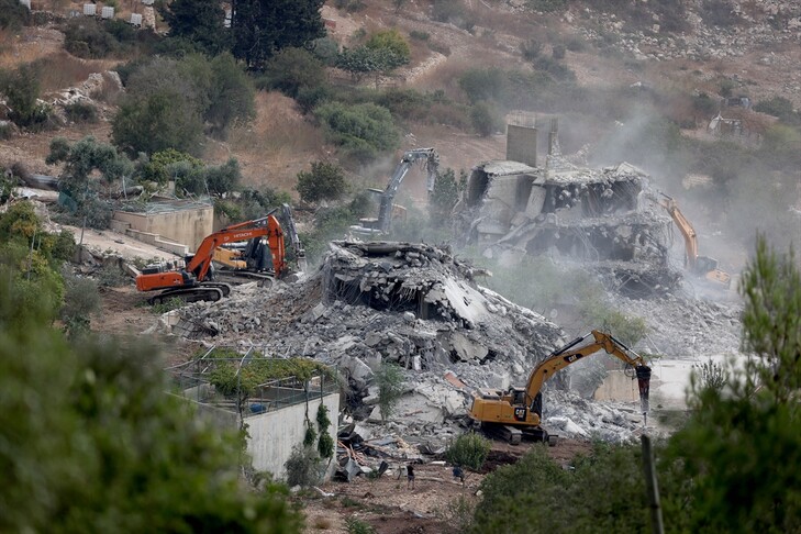 İsrail ordusu, işgal altındaki Batı Şeria'da Filistinlilere ait 3 evi yıktı, 7 kişiyi gözaltına aldı