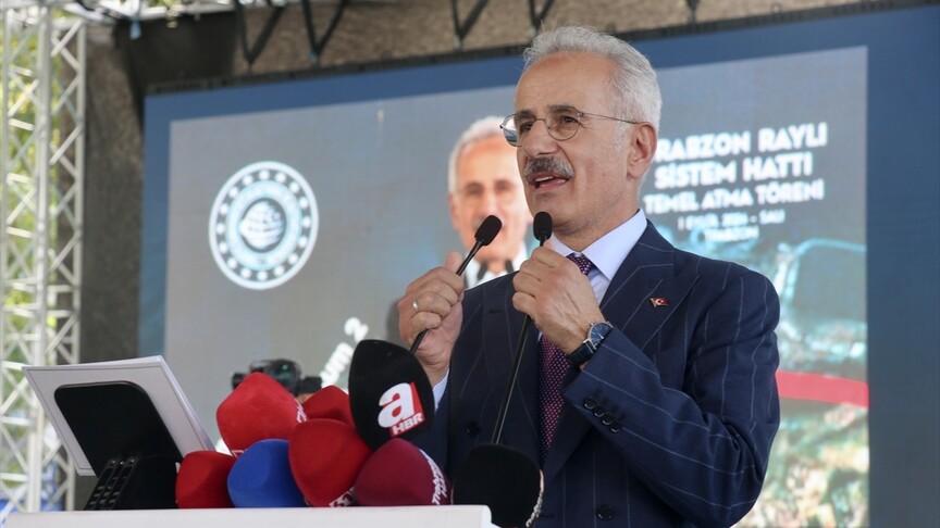 Ulaştırma ve Altyapı Bakanı Uraloğlu: Trabzon Raylı Sistem hattı şehir içi trafiğe güçlü bir nefes aldıracak