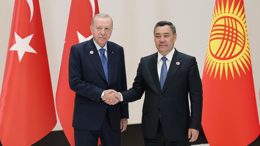 Cumhurbaşkanı Erdoğan, Kırgızistan Cumhurbaşkanı Caparov ile bir araya geldi