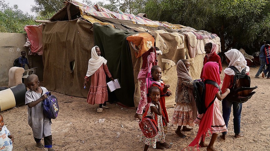 Sudan'daki savaş nedeniyle yerinden edilenlerin sayısı artıyor