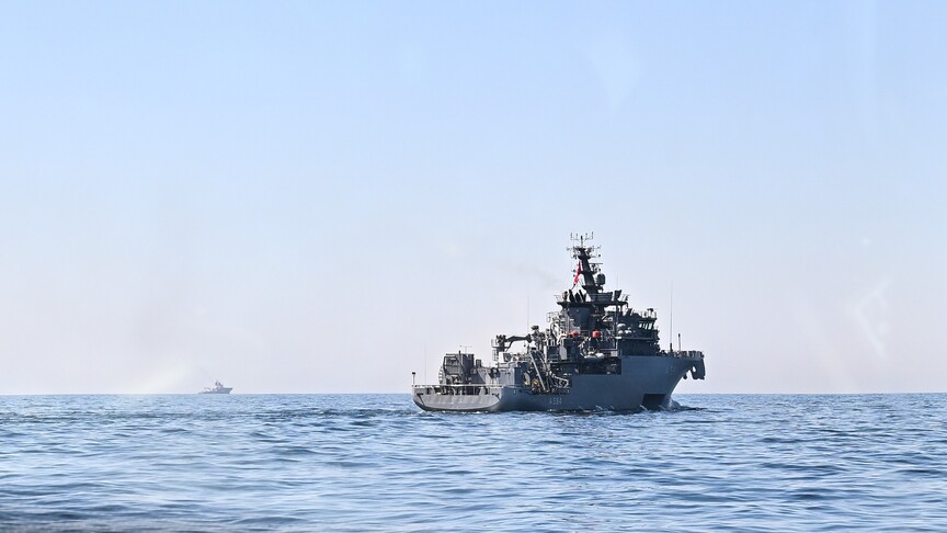 Silivri açıklarında batan gemi için arama çalışmaları hava ve deniz unsurlarıyla devam ediyor
