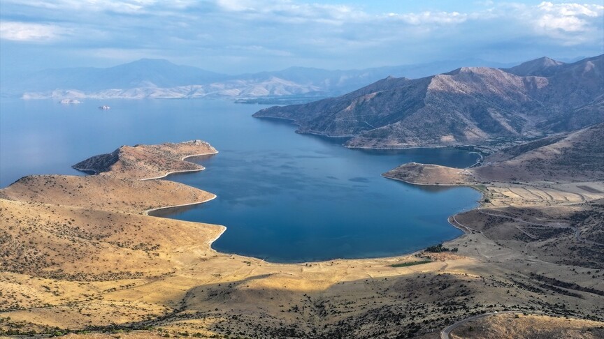Van Gölü'nün eşsiz güzelliklerinden Deveboynu Yarımadası milli park statüsüyle korunacak