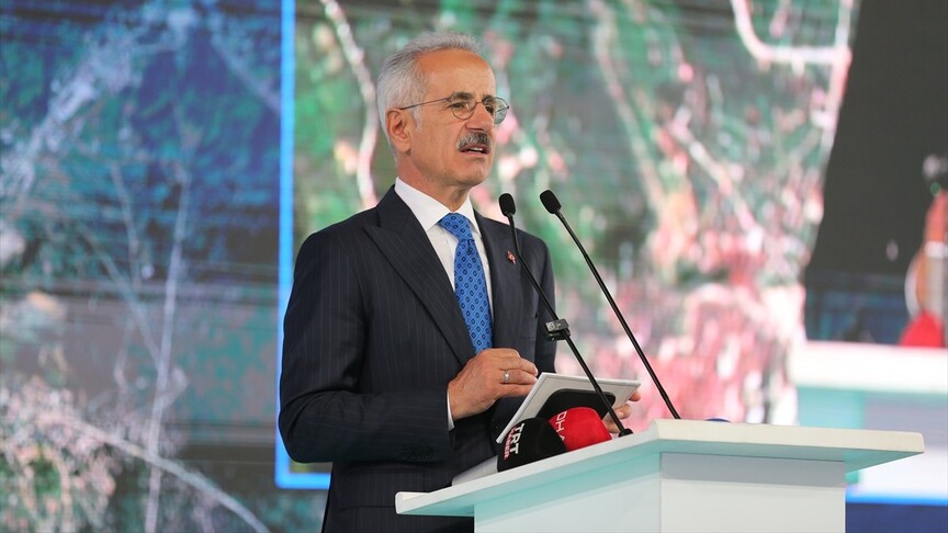 Bakan Uraloğlu: Ankara-Samsun arası 2,5 saate inecek